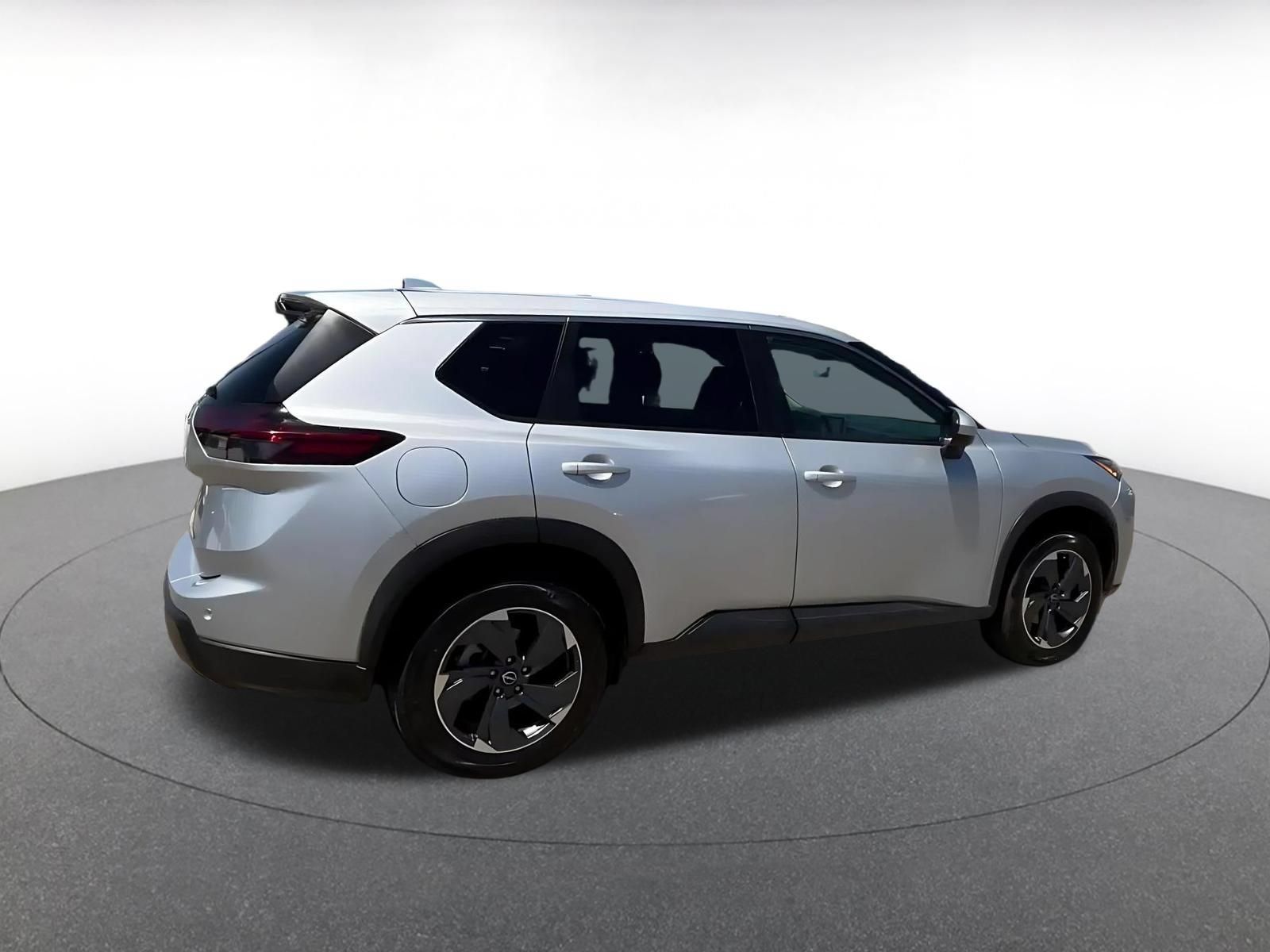 Used 2025 Nissan Rogue SV FWD image 13