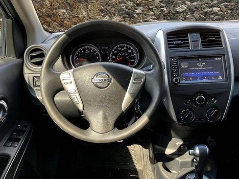 Used 2018 Nissan Versa SV image 5