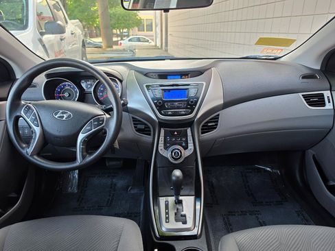 Used 2013 Hyundai Elantra GLS w/ Preferred Pkg FWD image 13