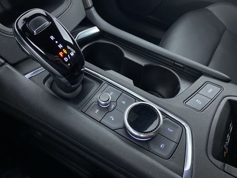 Used 2022 Cadillac XT6 Premium Luxury w/ Technology Package image 13