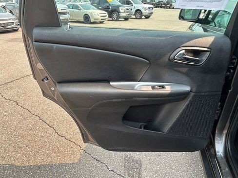 Used 2016 Dodge Journey SE w/ MOPAR All-Weather Group FWD image 13