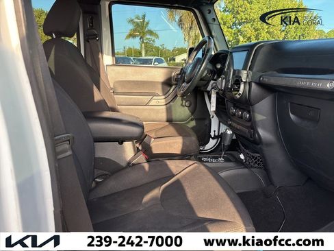 Used 2016 Jeep Wrangler Unlimited Sport w/ Connectivity Group image 15