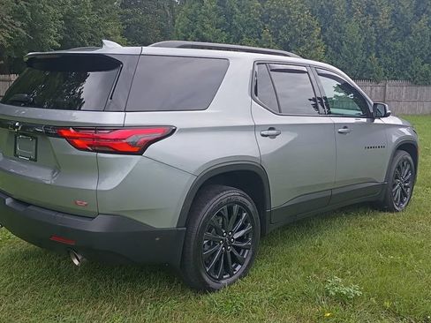 Used 2023 Chevrolet Traverse RS w/ LPO, Cargo Package AWD/4WD image 7