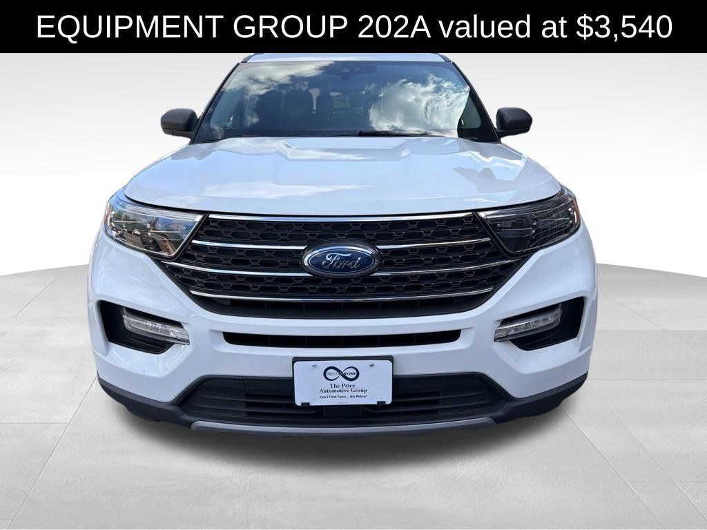 Used 2022 Ford Explorer XLT w/ Equipment Group 202A AWD/4WD image 2