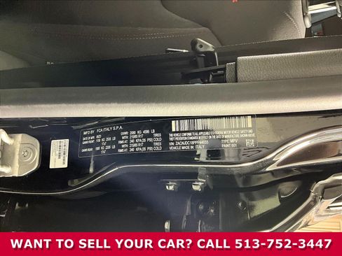 Used 2023 Jeep Renegade Trailhawk AWD/4WD image 17