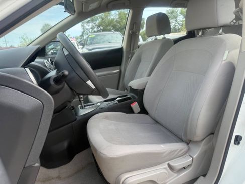 Used 2015 Nissan Rogue S w/ Convenience Package AWD/4WD image 14