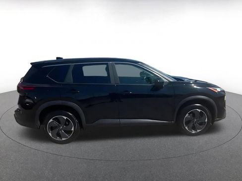 Used 2025 Nissan Rogue SV FWD image 16