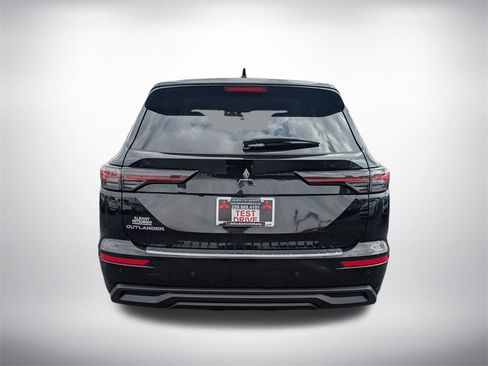 New 2026 Mitsubishi Outlander ES image 4