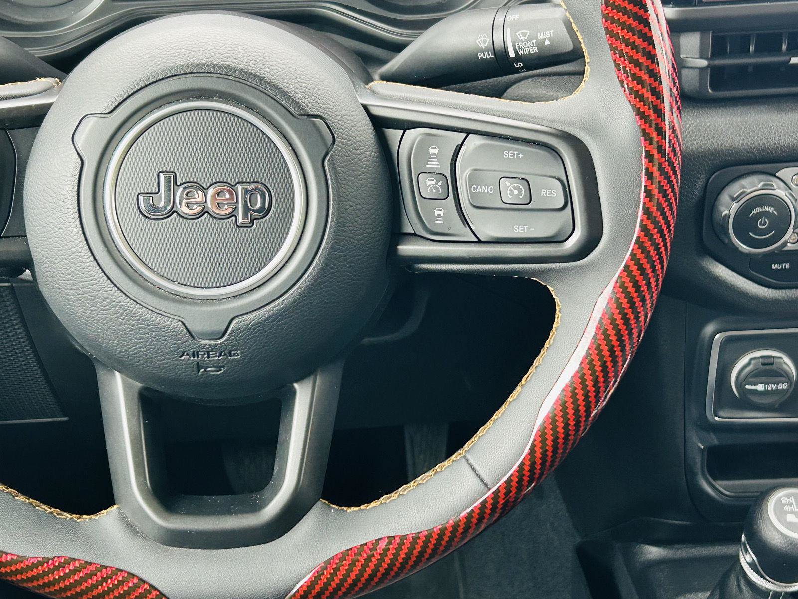 Used 2024 Jeep Gladiator Sport AWD/4WD image 16