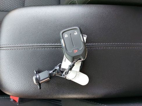 Used 2024 GMC Terrain SLE image 36