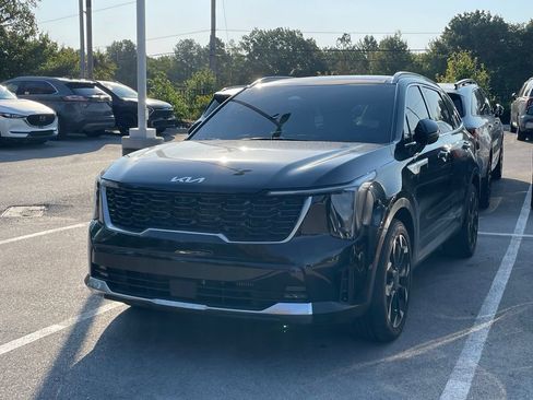 Certified 2025 Kia Sorento SX FWD image 3