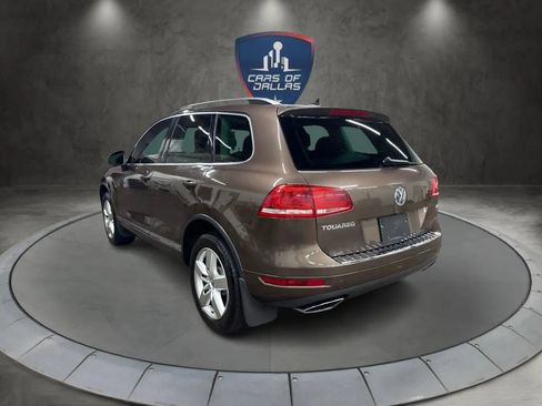 Used 2013 Volkswagen Touareg TDI image 3