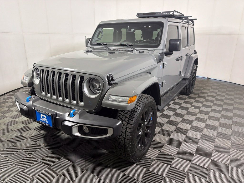Used 2022 Jeep Wrangler Unlimited Sahara w/ Cold Weather Group AWD/4WD image 4