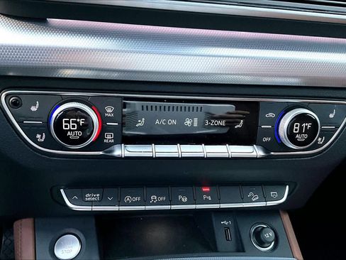 Used 2024 Audi Q5 2.0T Prestige w/ Prestige Package image 26