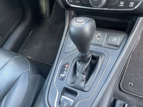 Used 2021 Jeep Cherokee Latitude Lux AWD/4WD image 25