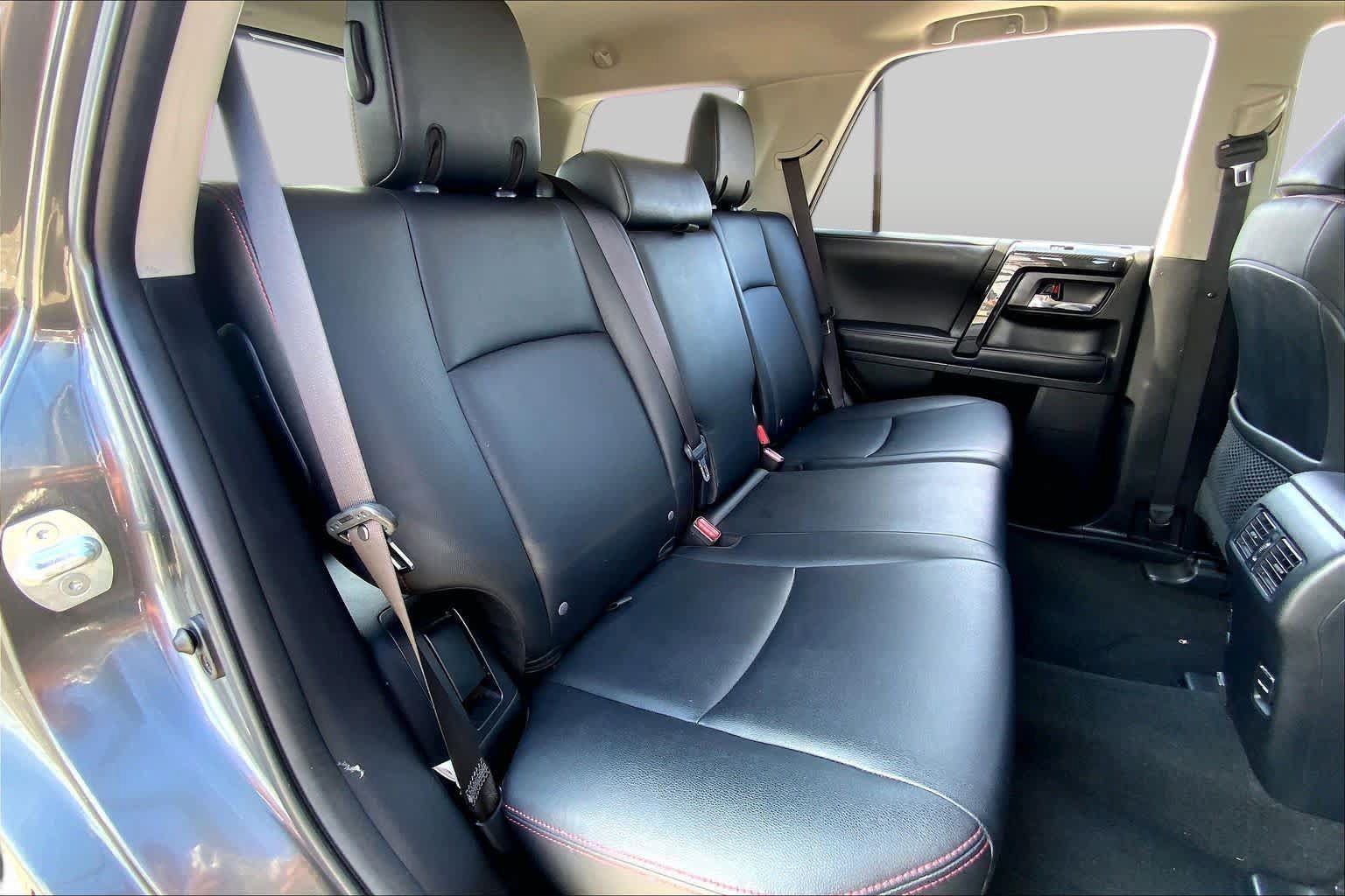 Used 2019 Toyota 4Runner TRD Off-Road Premium AWD/4WD image 19