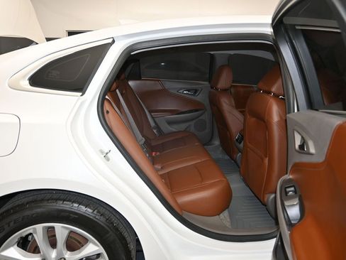 Used 2016 Chevrolet Malibu LT w/ Leather Package image 26