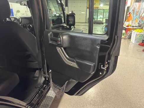 Used 2015 Jeep Wrangler Unlimited Sport w/ Quick Order Package 24S AWD/4WD image 16