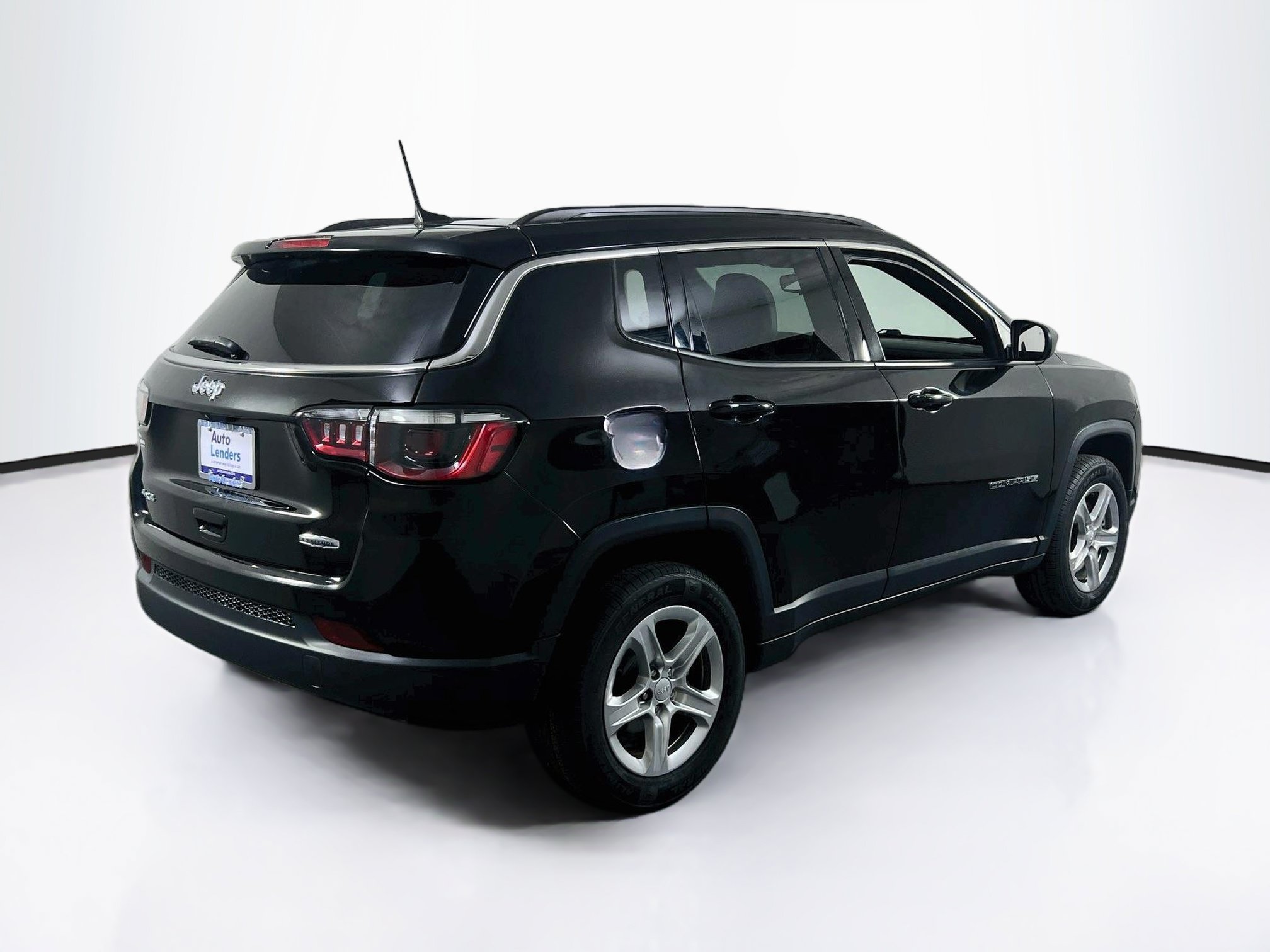 Used 2023 Jeep Compass Latitude AWD/4WD image 5