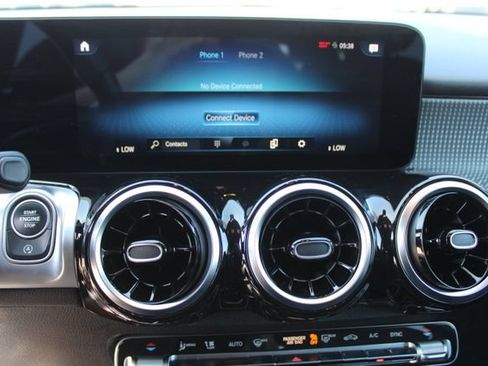 Used 2022 Mercedes-Benz GLB 250 image 19