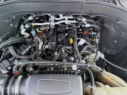 Used 2021 Ford Explorer XLT w/ Equipment Group 202A image 35