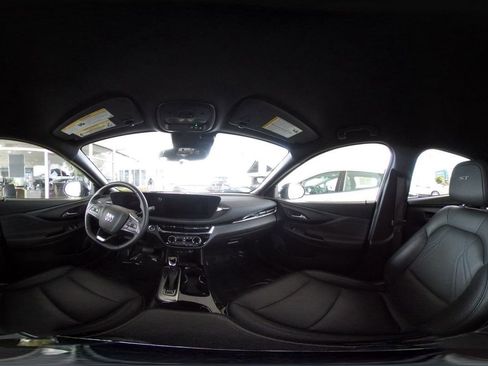 Used 2025 Buick Envista Sport Touring image 42