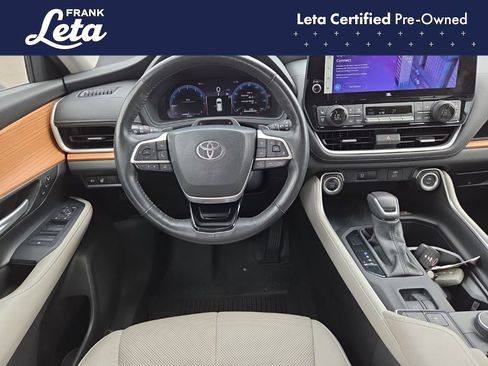 Used 2024 Toyota Grand Highlander AWD image 18