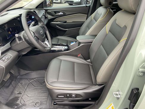 Certified 2025 Chevrolet Trax ACTIV w/ Driver Confidence Package image 7