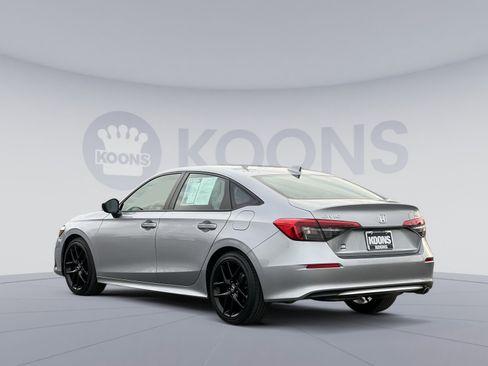 Used 2023 Honda Civic Sport image 4