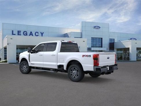 New 2026 Ford F250 Lariat w/ FX4 Off-Road Package image 4