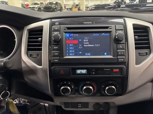 Used 2013 Toyota Tacoma PreRunner image 17