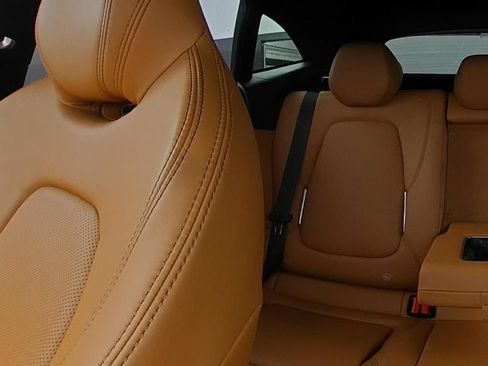 Used 2021 Aston Martin DBX AWD/4WD image 29