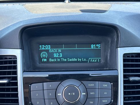 Used 2016 Chevrolet Cruze LT image 13