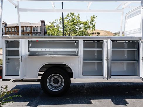 Used 2024 Mercedes-Benz Sprinter 4500 image 22