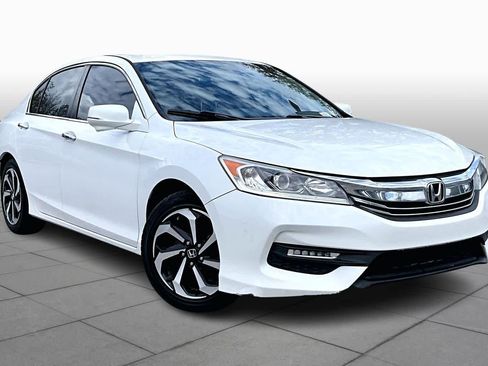 Used 2016 Honda Accord EX image 2