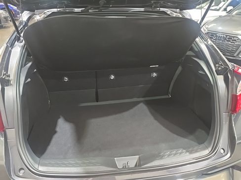 Used 2019 Toyota C-HR LE FWD image 12