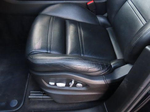 Used 2019 Porsche Cayenne image 35