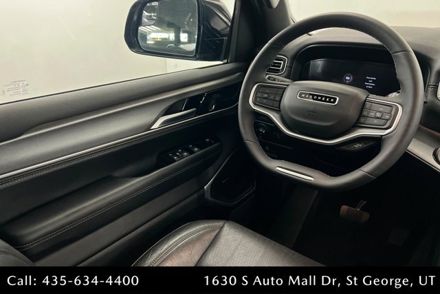 Used 2025 Jeep Wagoneer Series II AWD/4WD image 11