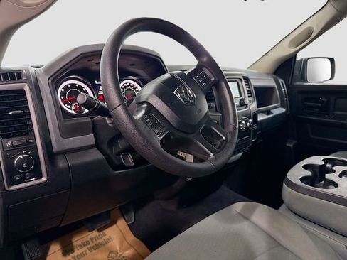 Used 2017 RAM 1500 Express w/ Express Value Package AWD/4WD image 10