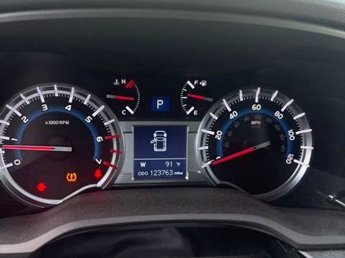 Used 2014 Toyota 4Runner Limited AWD/4WD image 3