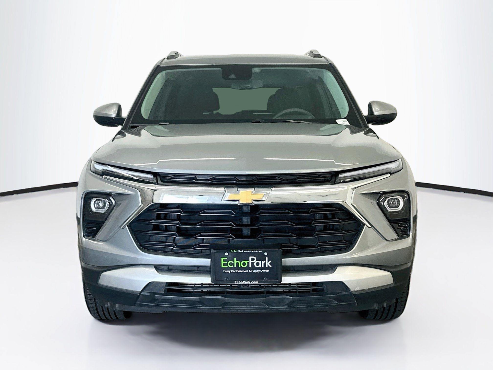 Used 2025 Chevrolet TrailBlazer LT AWD/4WD image 2