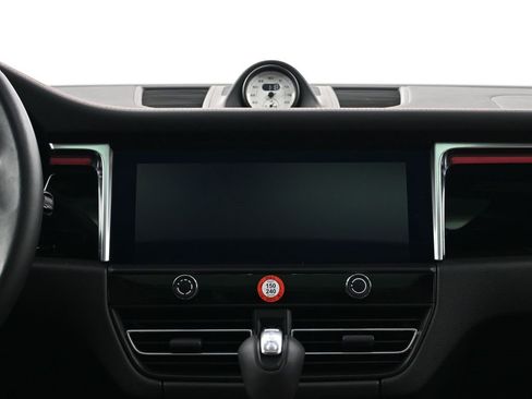 Certified 2024 Porsche Macan S image 11