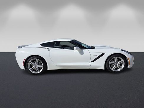 Used 2016 Chevrolet Corvette Stingray Coupe image 3