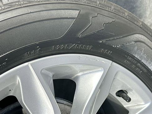 Used 2024 Chevrolet Malibu LT FWD image 32