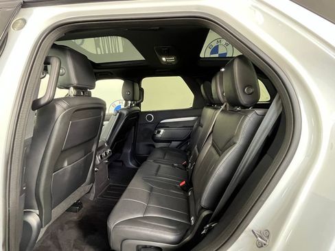 Used 2020 Land Rover Discovery Landmark AWD/4WD image 18