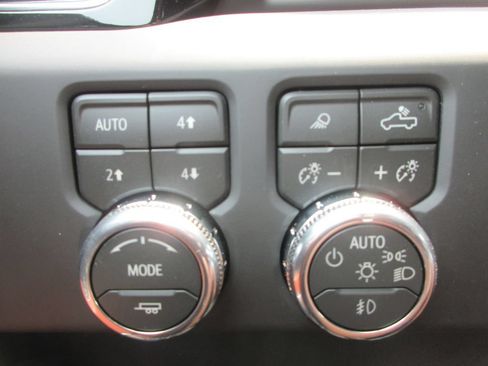New 2026 GMC Sierra 2500 Denali Ultimate AWD/4WD image 16