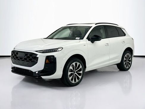 New 2026 Audi Q3 quattro 2.0T AWD/4WD image 1