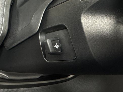 Used 2024 BMW iX xDrive50 w/ Sport Package image 19