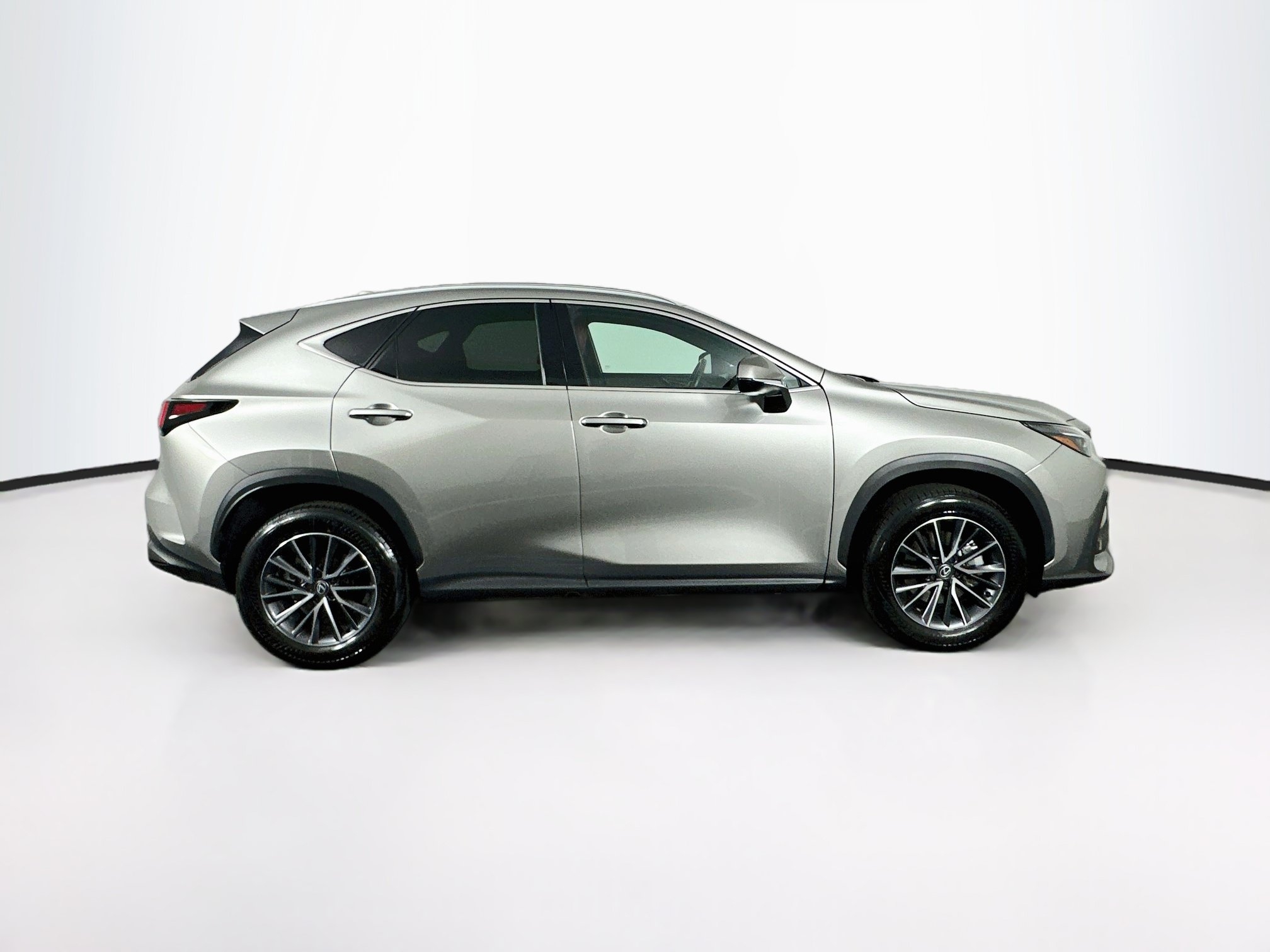 Used 2025 Lexus NX 250 FWD w/ Towing Package (2000 Lbs) image 10