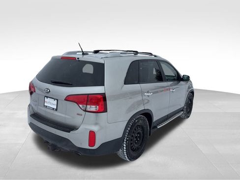 Used 2015 Kia Sorento LX image 7